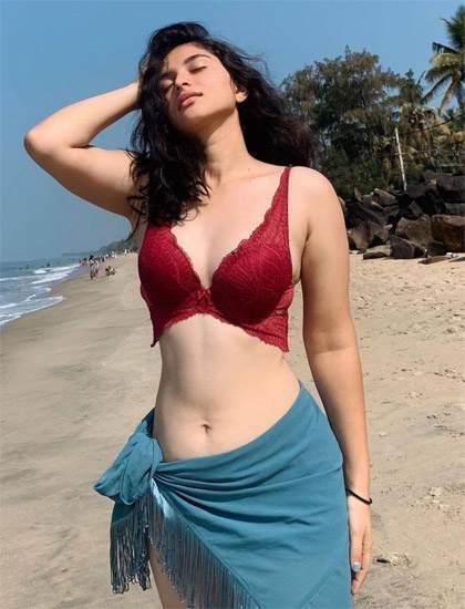 AAROHI ESCORTS KOLKATA